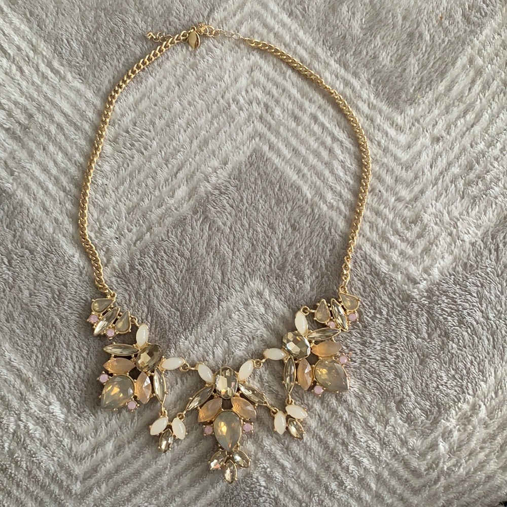 Women’s Express necklace